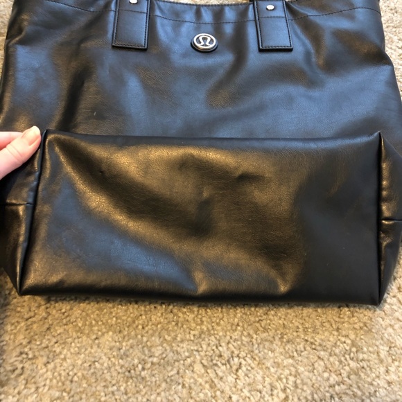 Lululemon mantra black reversible tote - Picture 7 of 12